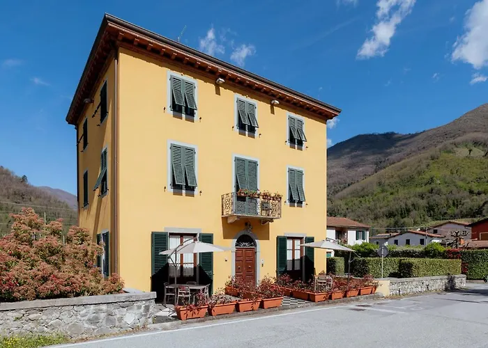 Lucca Franco\'S Villa